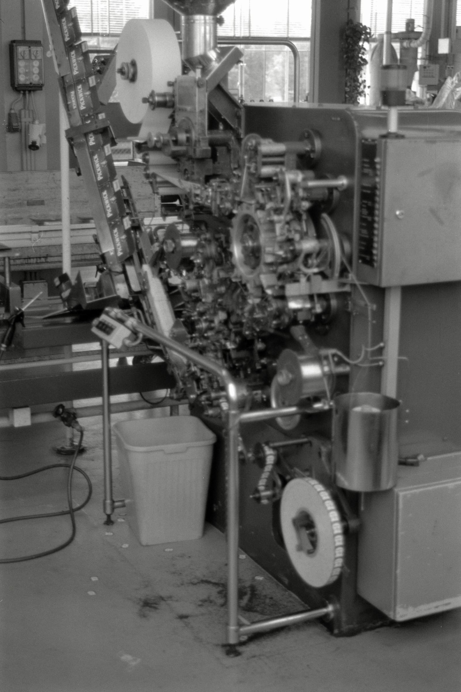 AHP F1992 06 004 sc250507 img07 NLP